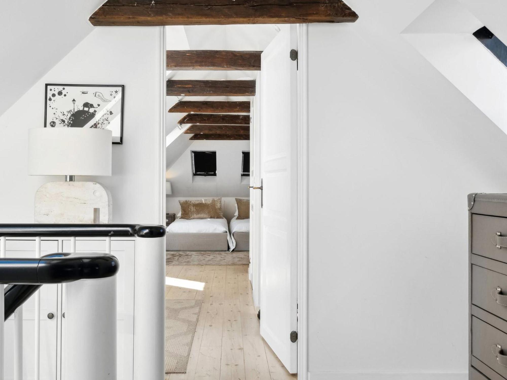 Sanders Swan - Marvellous Close To The Center Of * Copenhagen