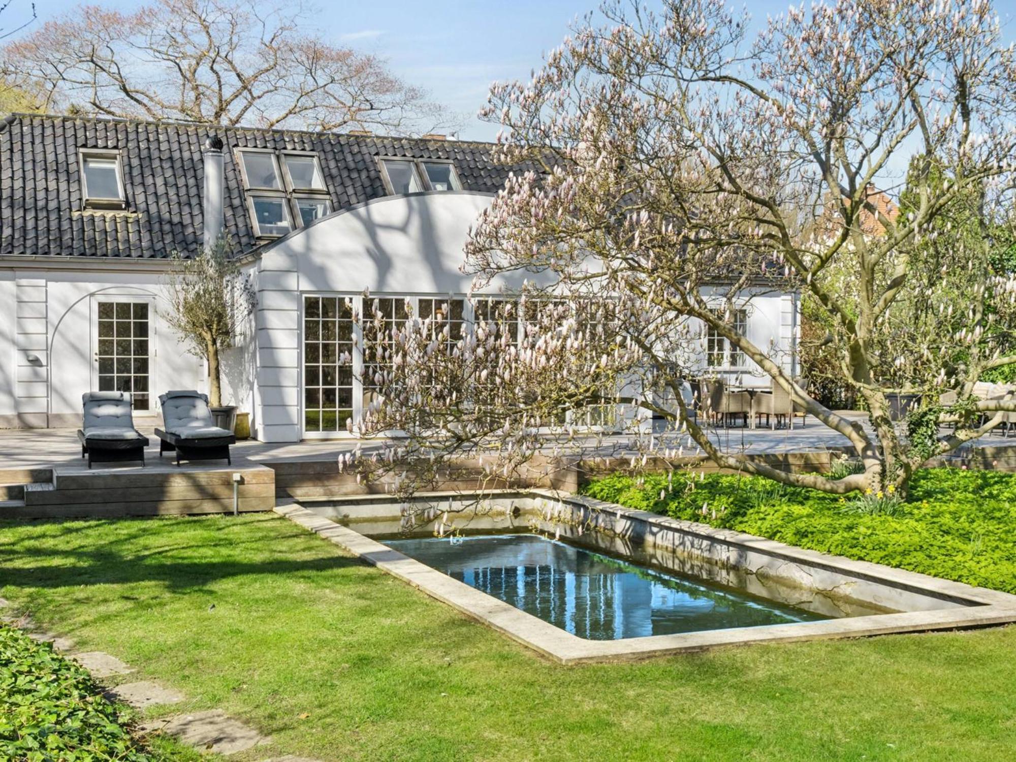 Sanders Swan - Marvellous Close To The Center Of Copenhagen